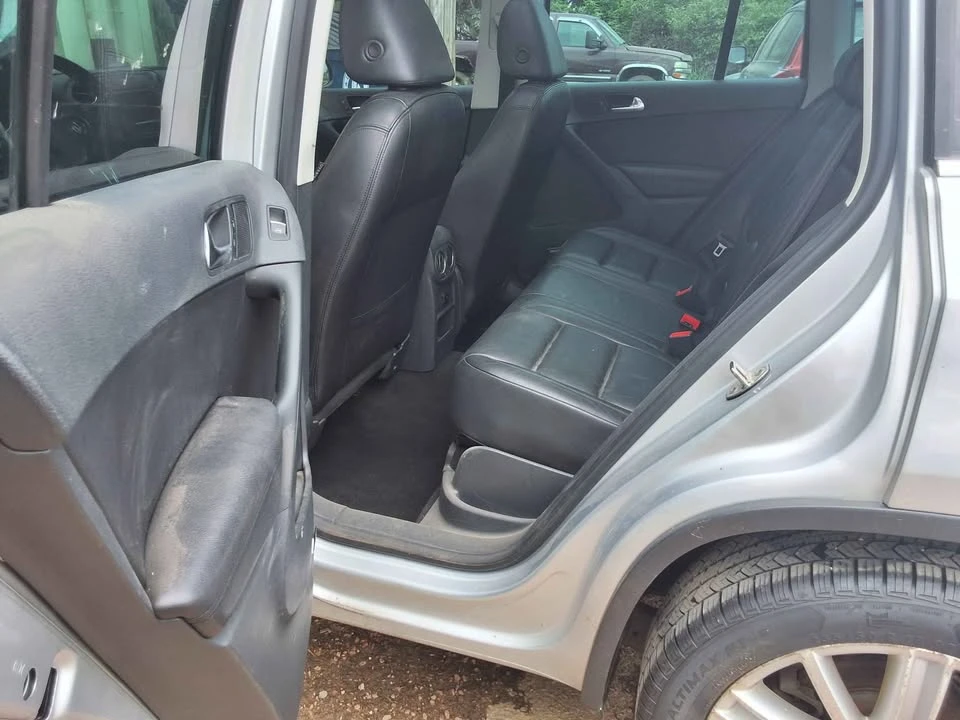 2011 Volkswagen Tiguan - Image 13 of 16