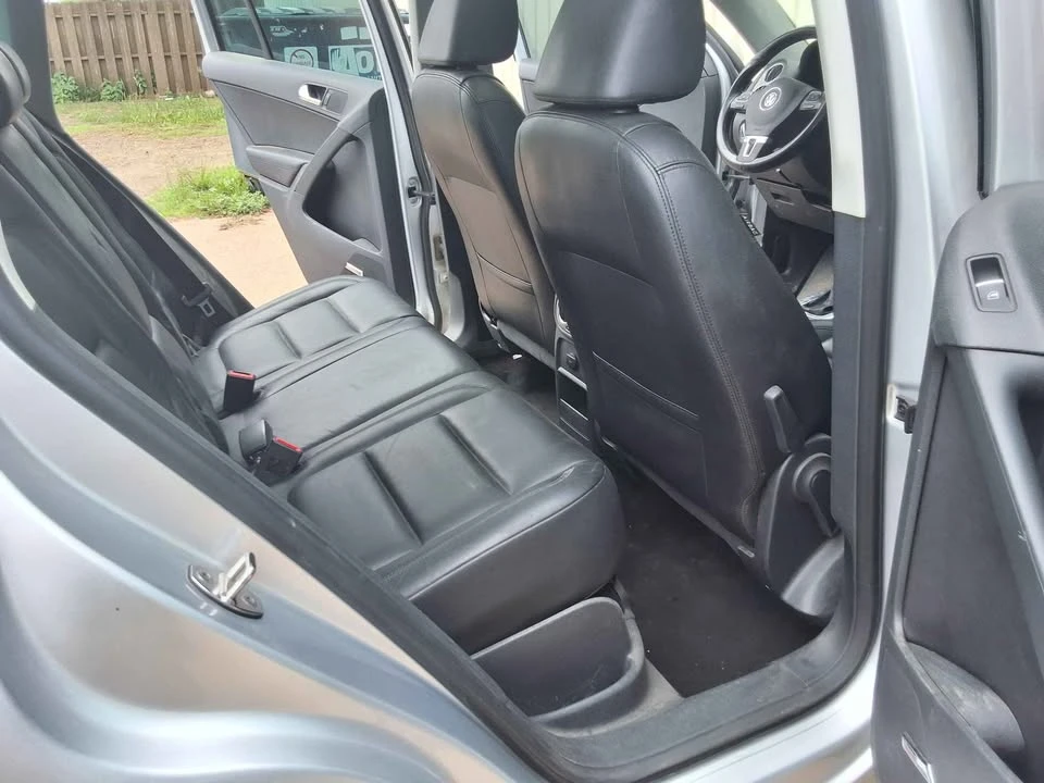 2011 Volkswagen Tiguan - Image 8 of 16