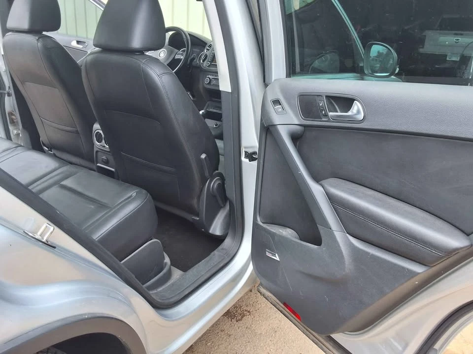 2011 Volkswagen Tiguan - Image 7 of 16