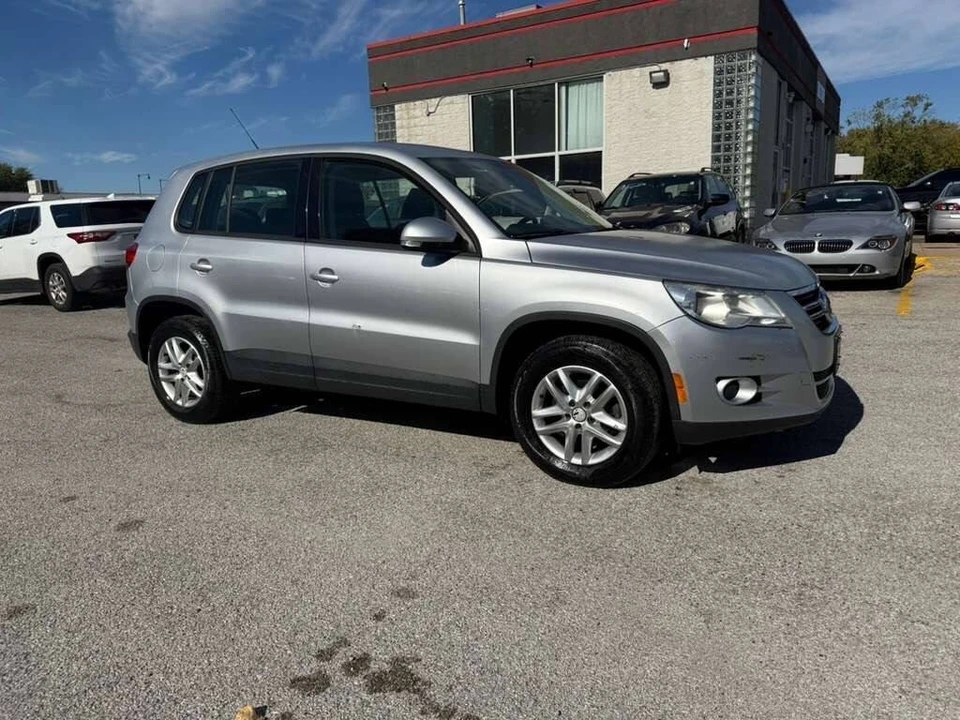 2011 Volkswagen Tiguan - Image 2 of 21