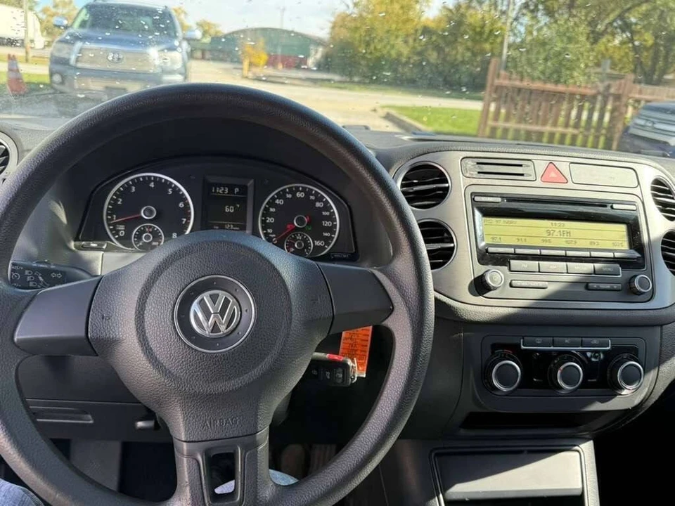 2011 Volkswagen Tiguan - Image 9 of 21