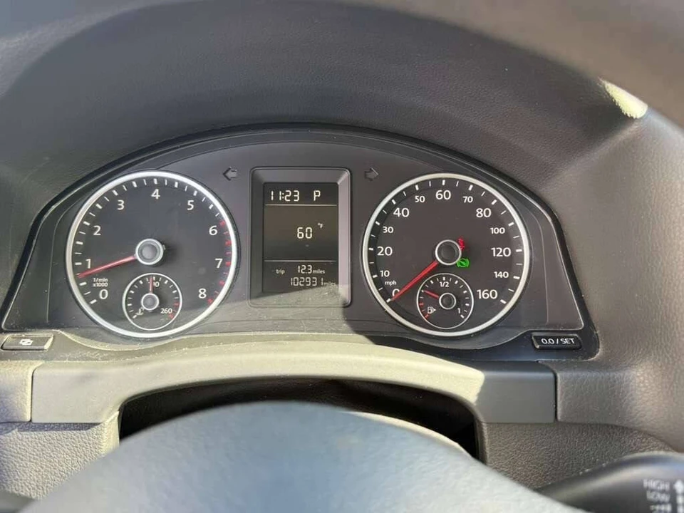 2011 Volkswagen Tiguan - Image 8 of 21