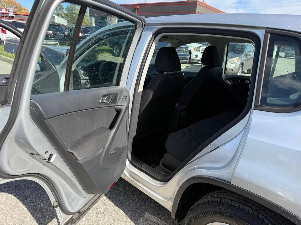 2011 Volkswagen Tiguan - Image 12 of 21