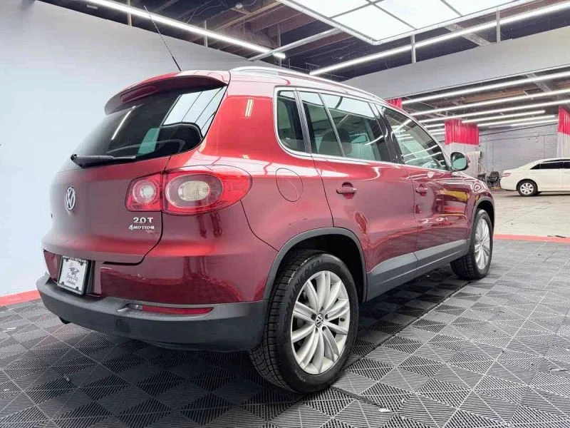 2011 Volkswagen Tiguan - Image 8 of 12