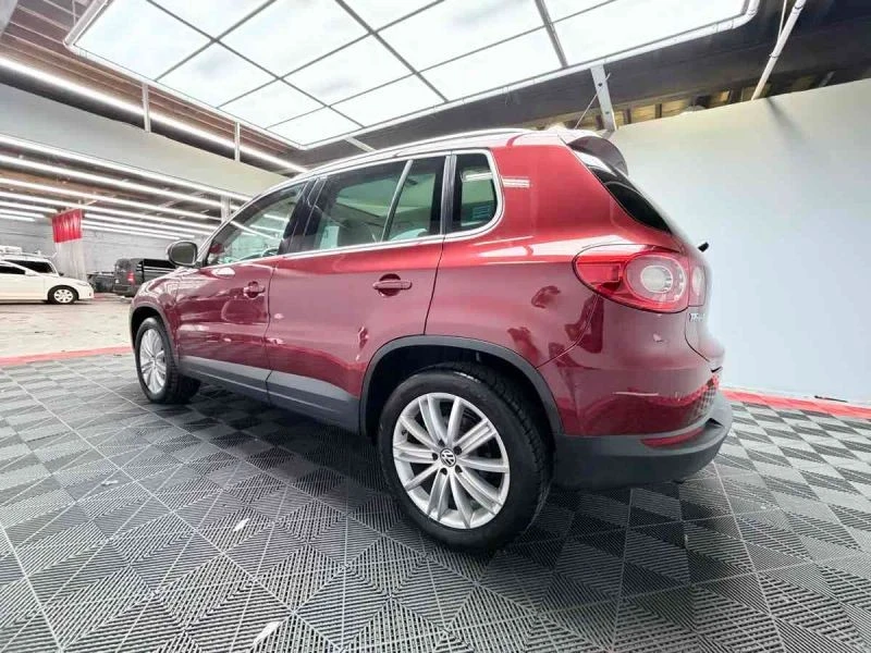 2011 Volkswagen Tiguan - Image 5 of 12