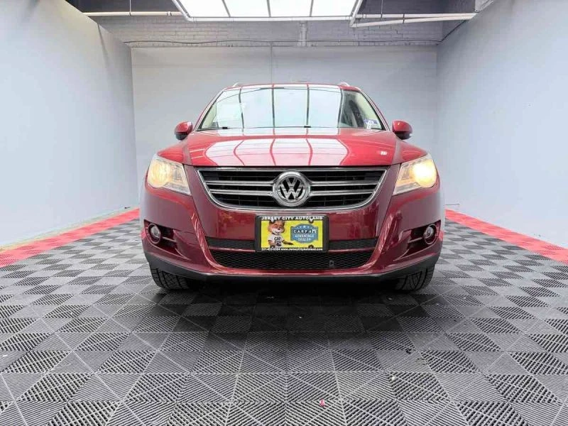 2011 Volkswagen Tiguan - Image 2 of 12