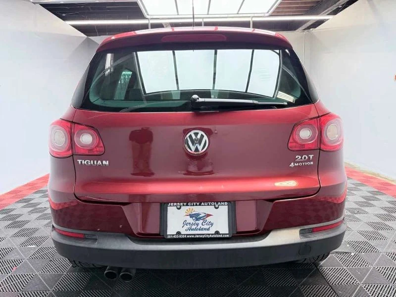 2011 Volkswagen Tiguan - Image 7 of 12
