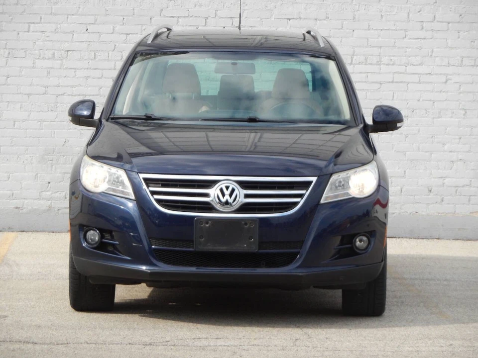 2011 Volkswagen Tiguan - Image 8 of 12