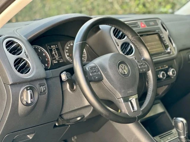 2011 Volkswagen Tiguan - Image 17 of 21