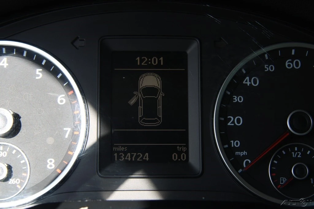 2011 Volkswagen Tiguan - Image 16 of 21