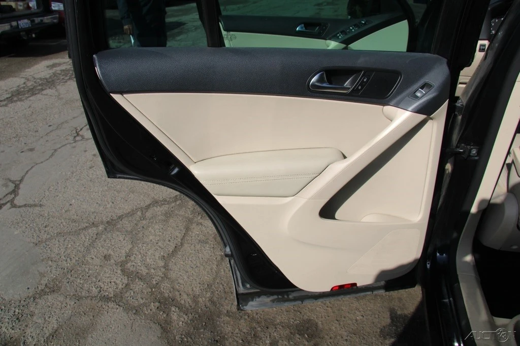 2011 Volkswagen Tiguan - Image 19 of 21