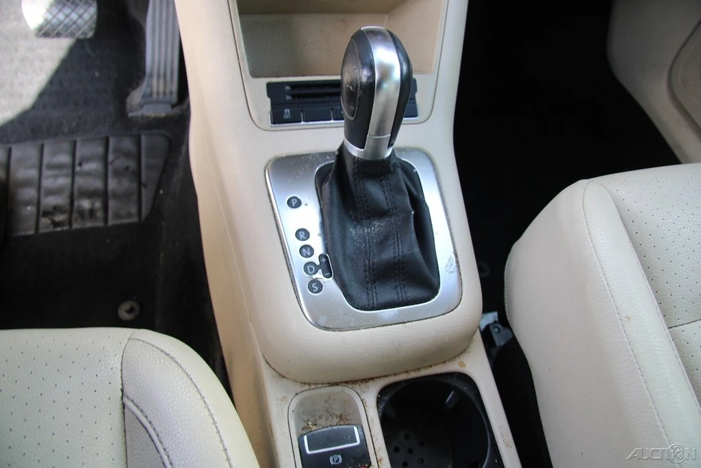 2011 Volkswagen Tiguan - Image 18 of 21