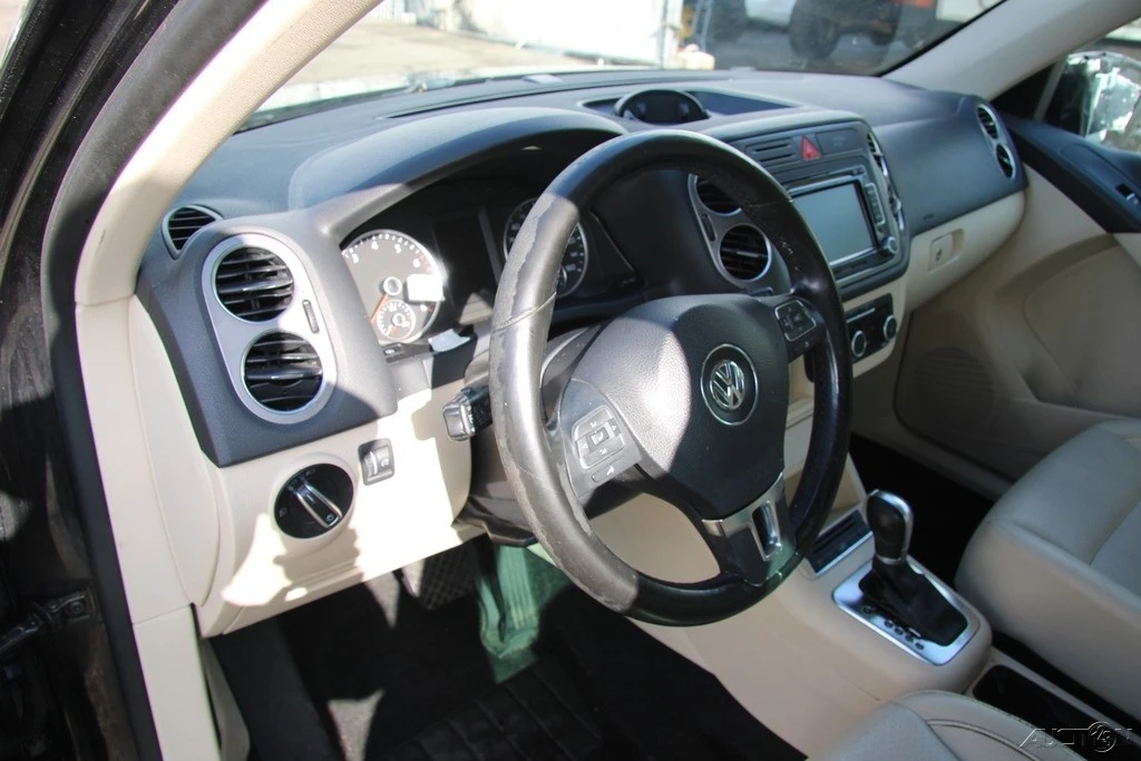 2011 Volkswagen Tiguan - Image 14 of 21