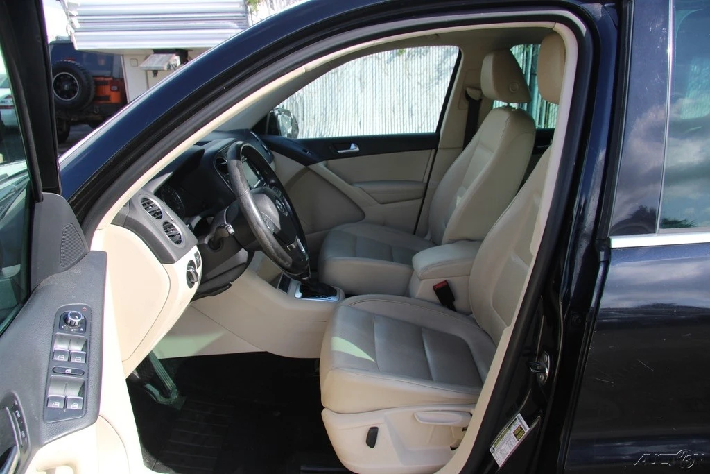 2011 Volkswagen Tiguan - Image 13 of 21