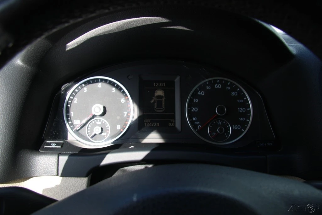 2011 Volkswagen Tiguan - Image 15 of 21