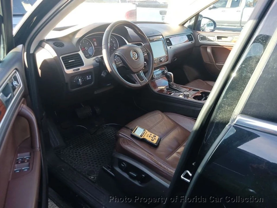 2011 Volkswagen Touareg - Image 5 of 10