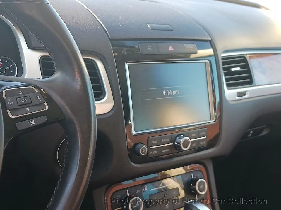 2011 Volkswagen Touareg - Image 7 of 10