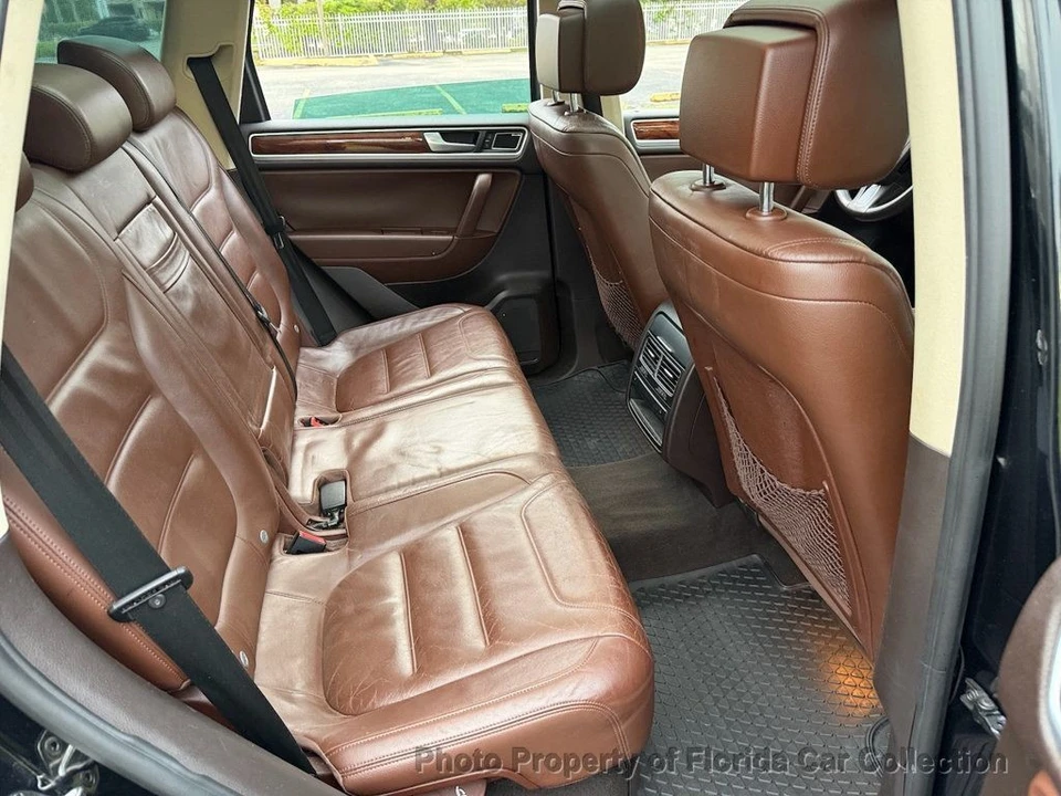 2011 Volkswagen Touareg - Image 10 of 12