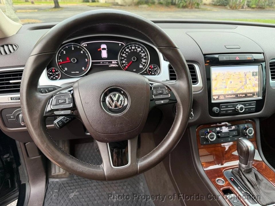 2011 Volkswagen Touareg - Image 11 of 12