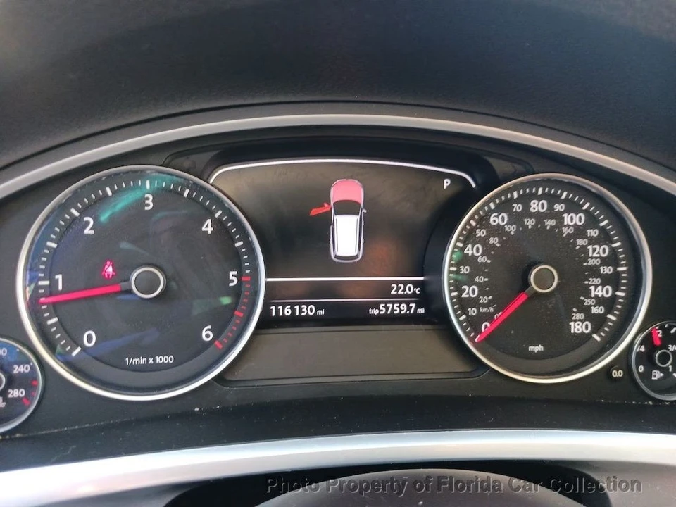 2011 Volkswagen Touareg - Image 8 of 10