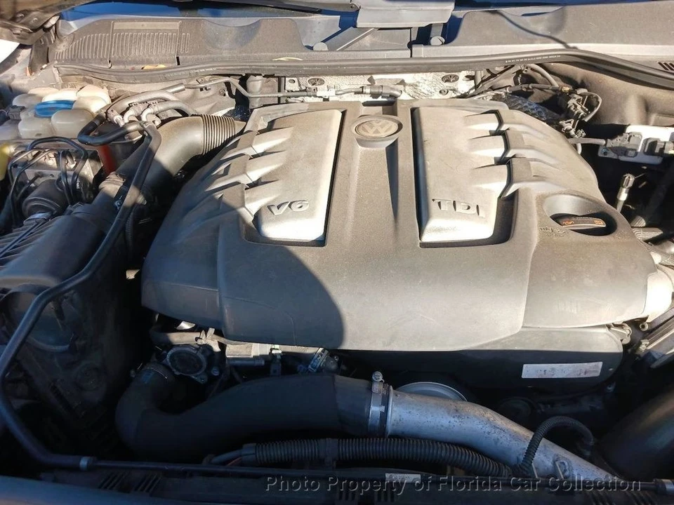 2011 Volkswagen Touareg - Image 9 of 10
