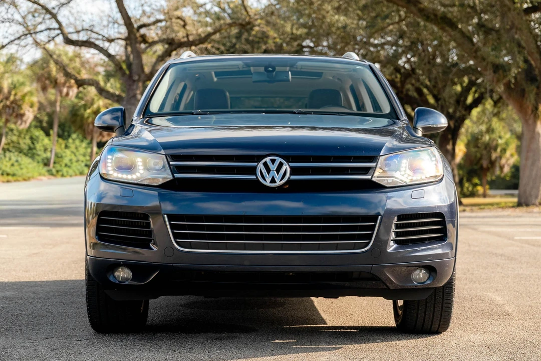 2011 Volkswagen Touareg - Image 2 of 31