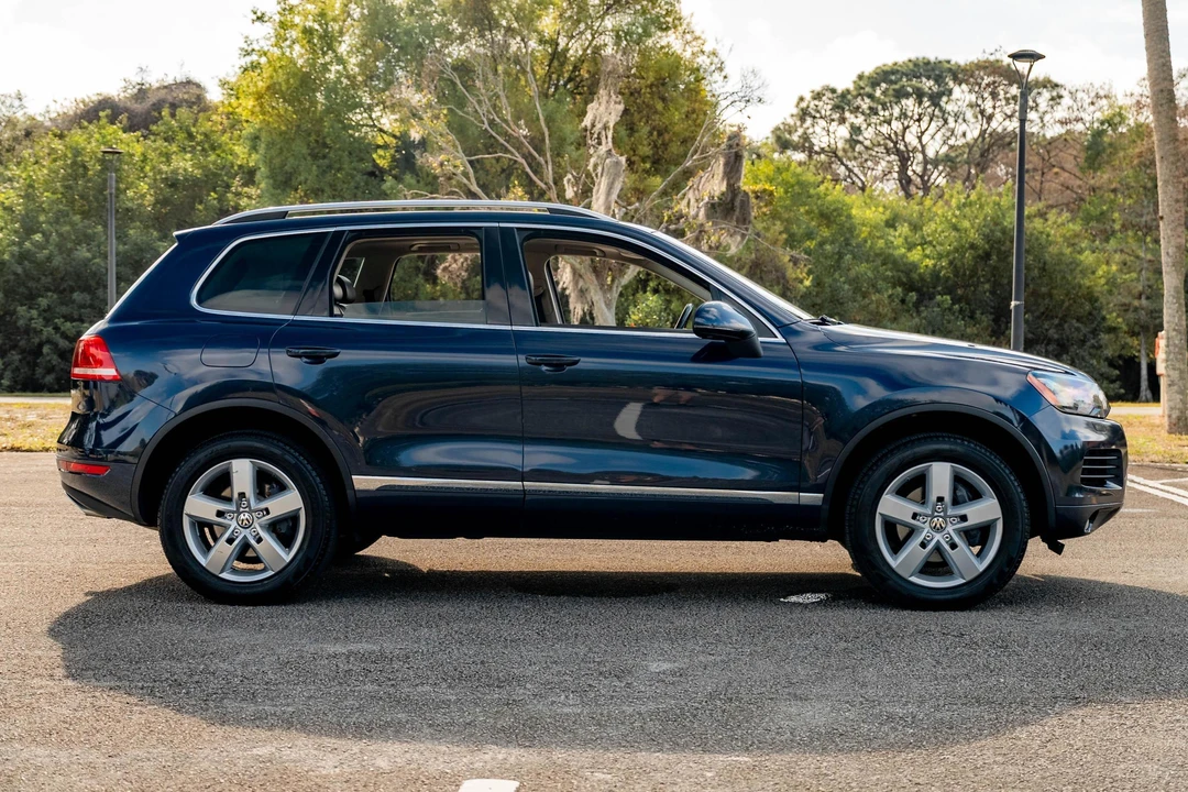 2011 Volkswagen Touareg - Image 3 of 31