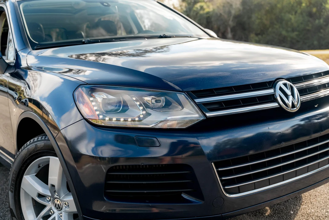 2011 Volkswagen Touareg - Image 14 of 31