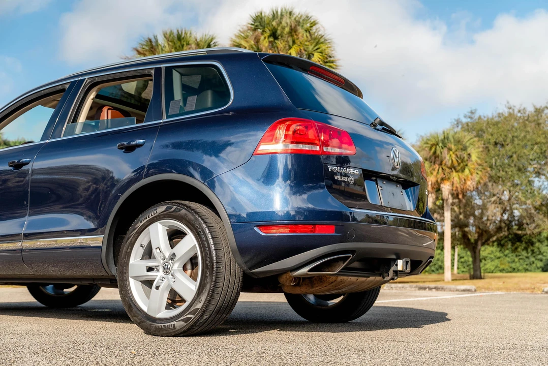 2011 Volkswagen Touareg - Image 18 of 31