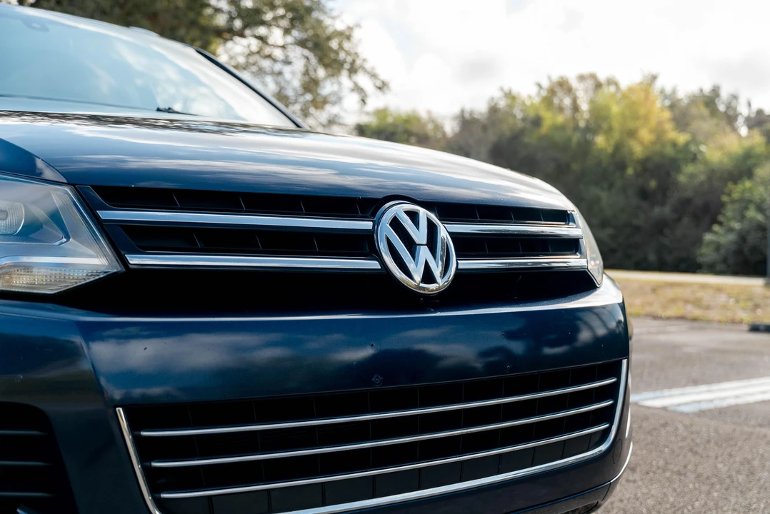 2011 Volkswagen Touareg - Image 15 of 31