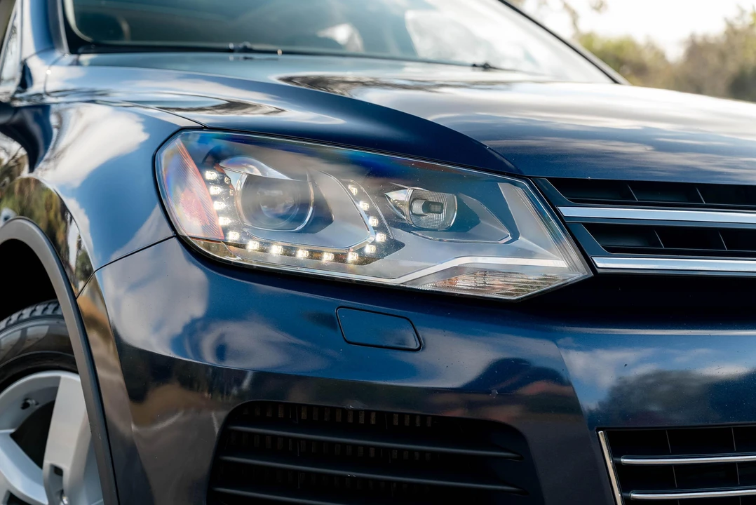 2011 Volkswagen Touareg - Image 13 of 31