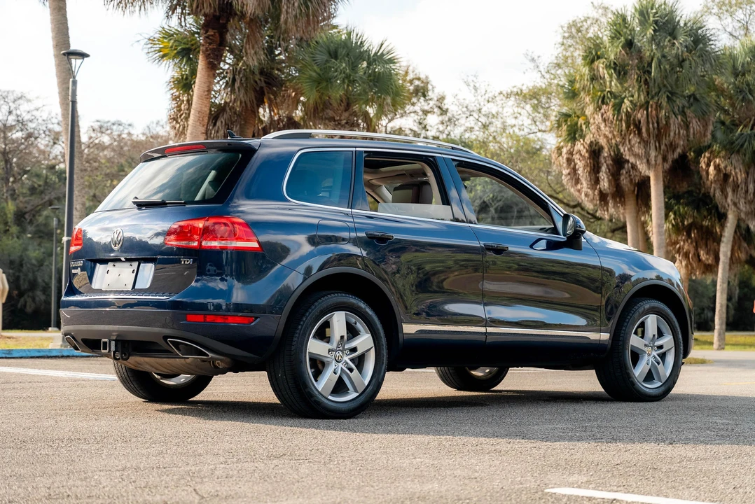 2011 Volkswagen Touareg - Image 11 of 31