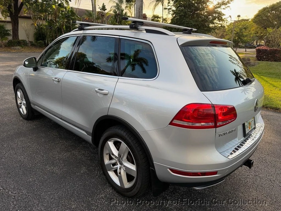2011 Volkswagen Touareg - Image 3 of 12