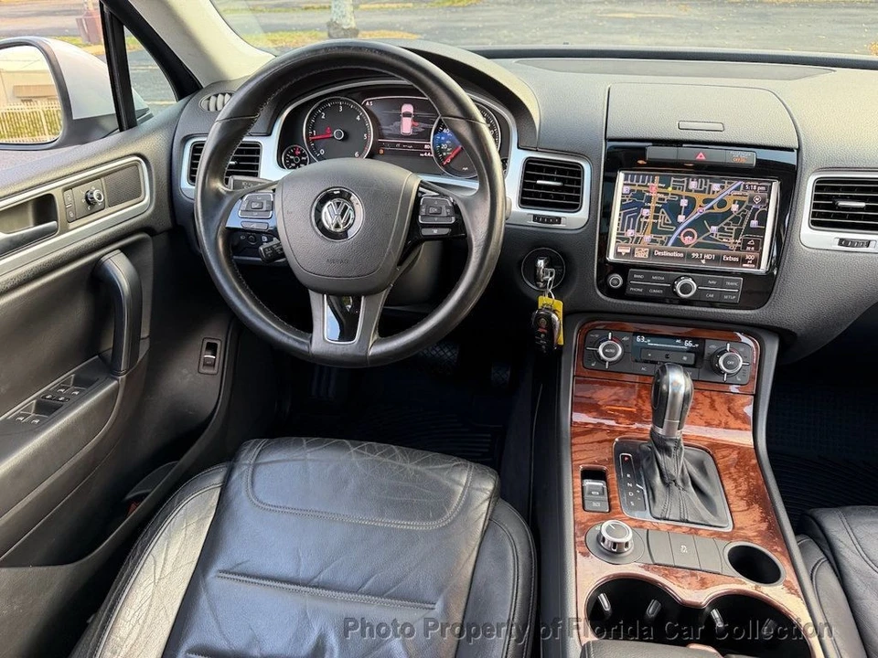 2011 Volkswagen Touareg - Image 11 of 12