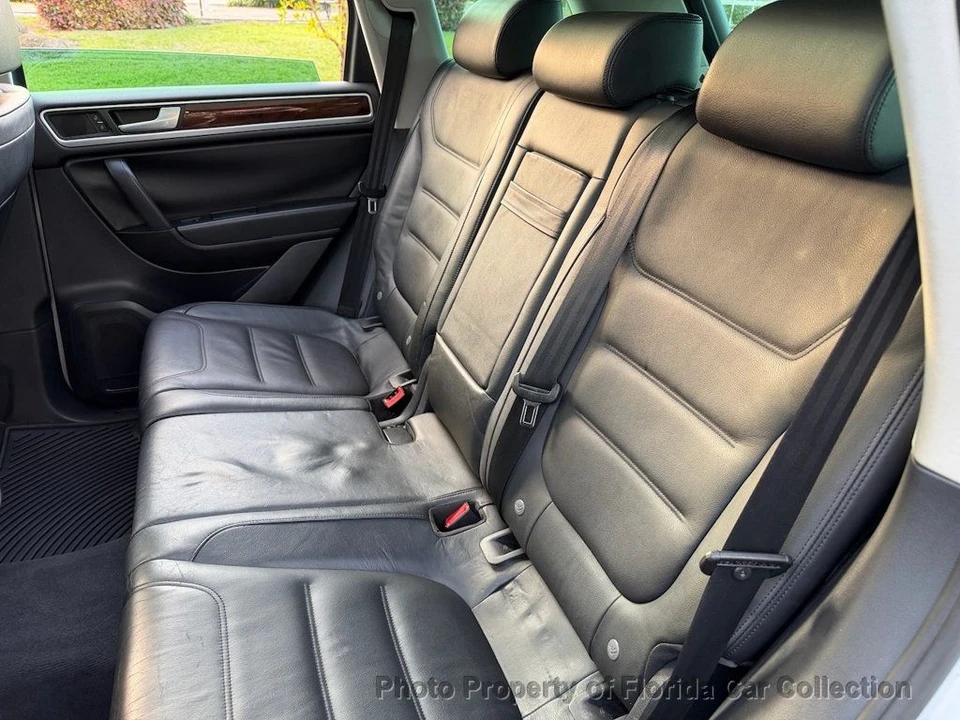 2011 Volkswagen Touareg - Image 10 of 12
