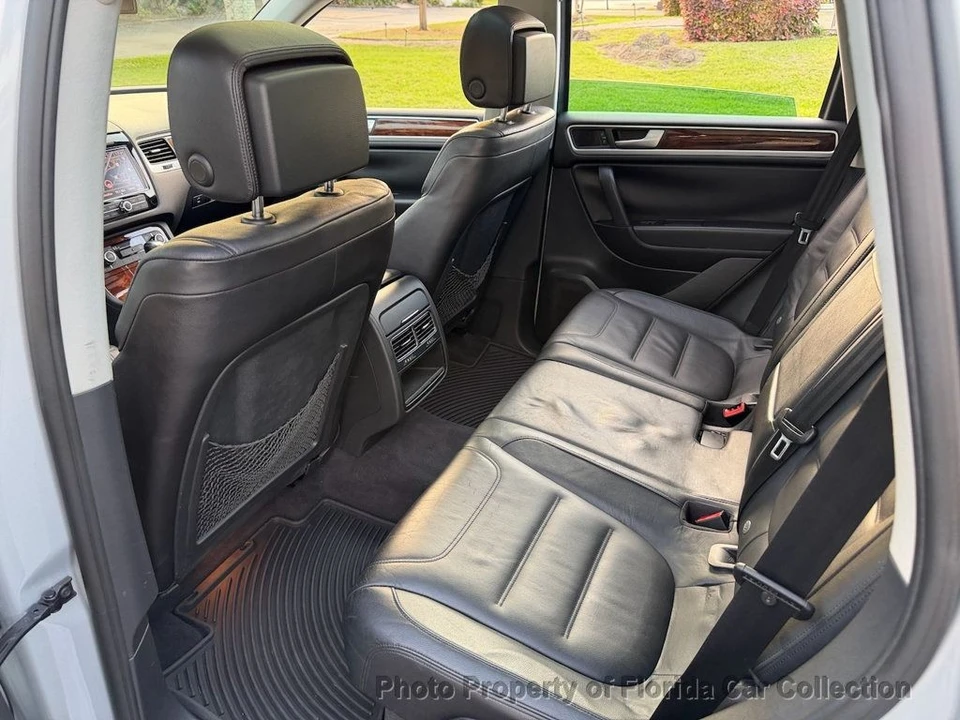 2011 Volkswagen Touareg - Image 9 of 12