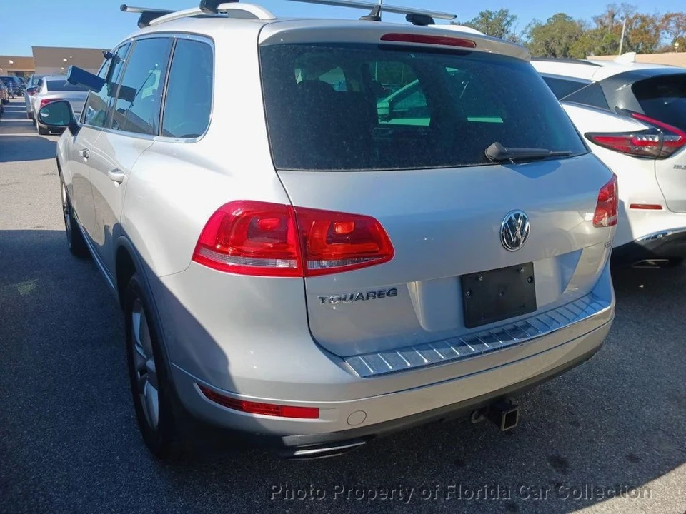 2011 Volkswagen Touareg - Image 3 of 12
