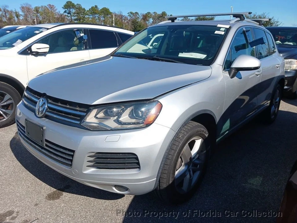 2011 Volkswagen Touareg - Image 2 of 12