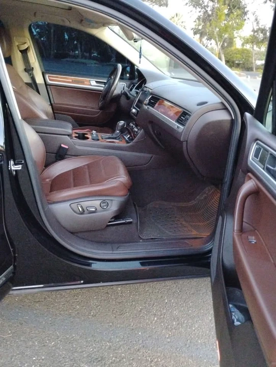 2011 Volkswagen Touareg - Image 5 of 9