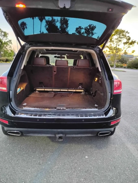 2011 Volkswagen Touareg - Image 8 of 9