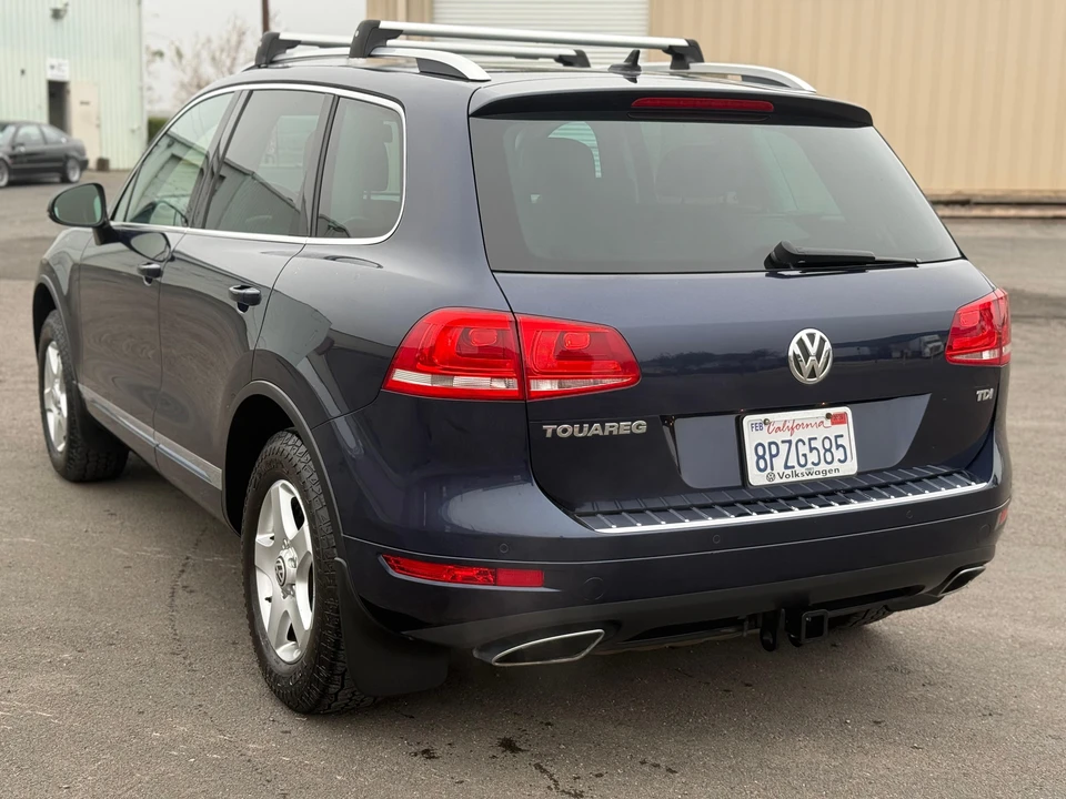 2011 Volkswagen Touareg - Image 7 of 31