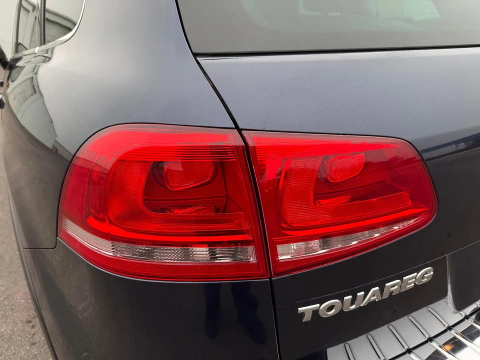 2011 Volkswagen Touareg - Image 27 of 31