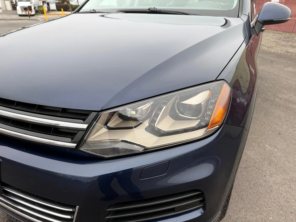 2011 Volkswagen Touareg - Image 14 of 31