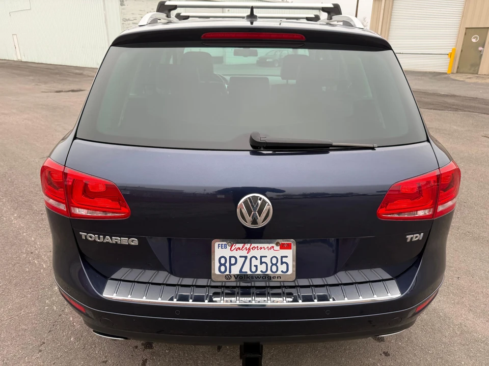 2011 Volkswagen Touareg - Image 8 of 31