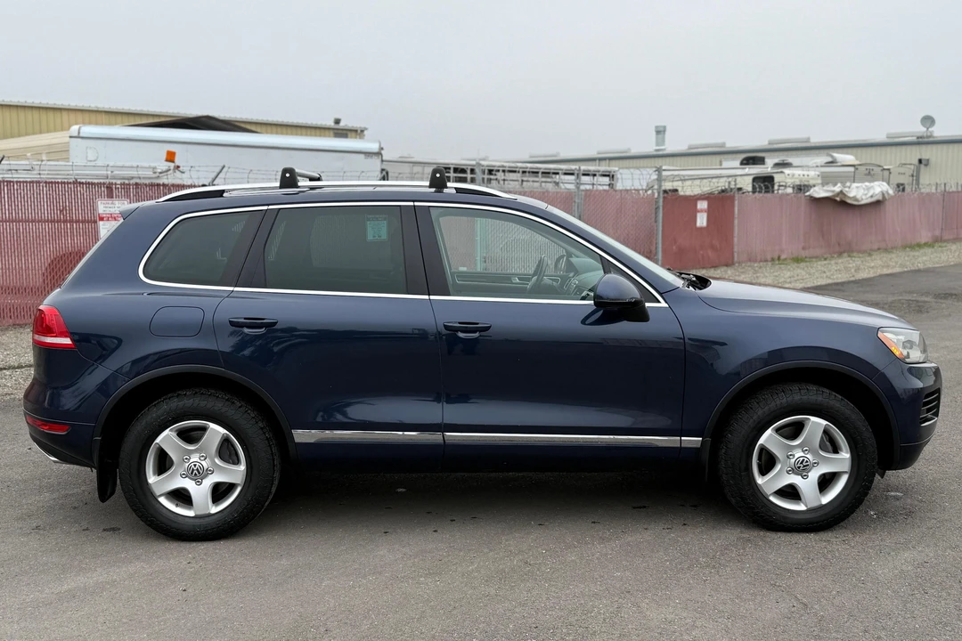 2011 Volkswagen Touareg - Image 3 of 31