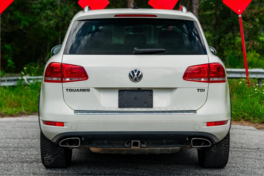 2011 Volkswagen Touareg - Image 5 of 31