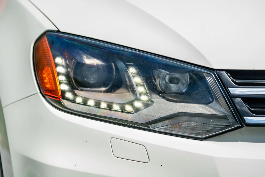 2011 Volkswagen Touareg - Image 26 of 31