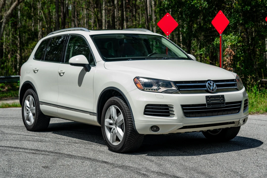 2011 Volkswagen Touareg - Image 23 of 31