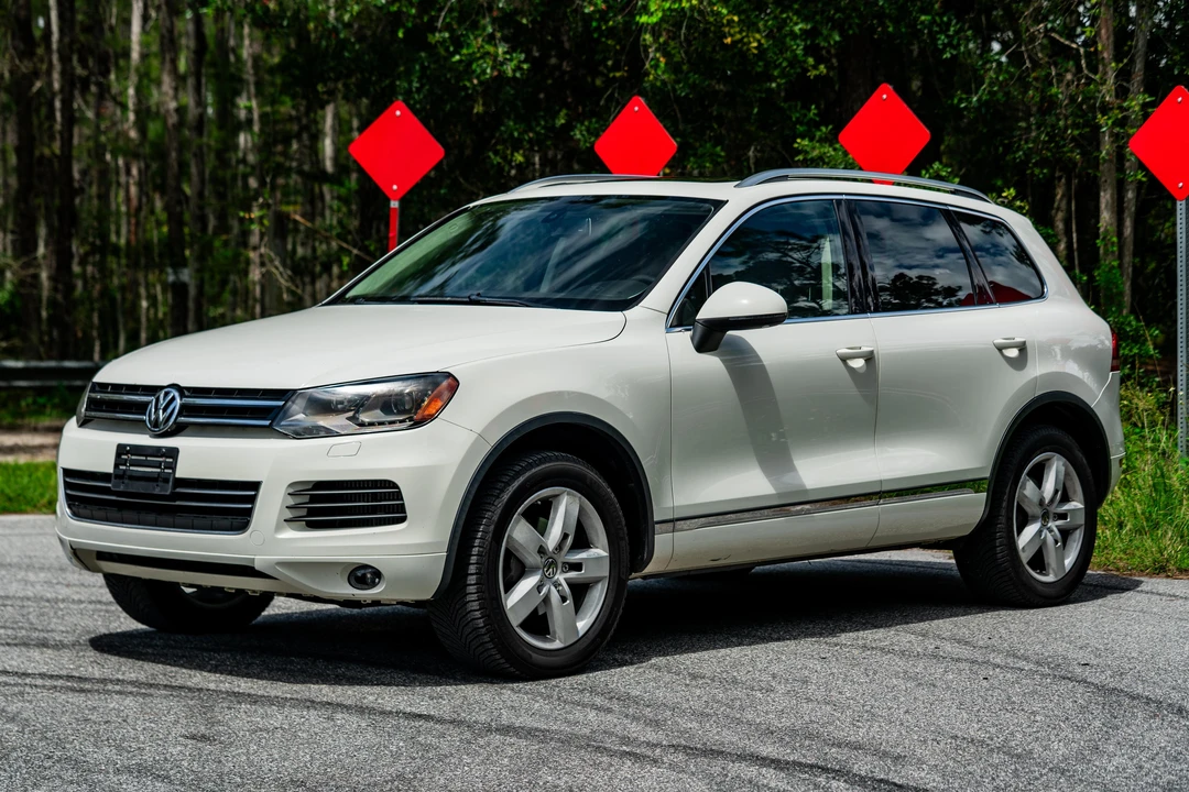 2011 Volkswagen Touareg - Image 8 of 31