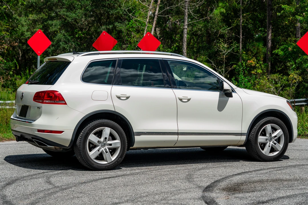 2011 Volkswagen Touareg - Image 17 of 31